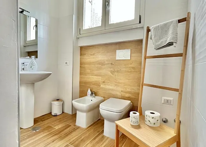 Bam Bam Tiburtina Guest house 4*