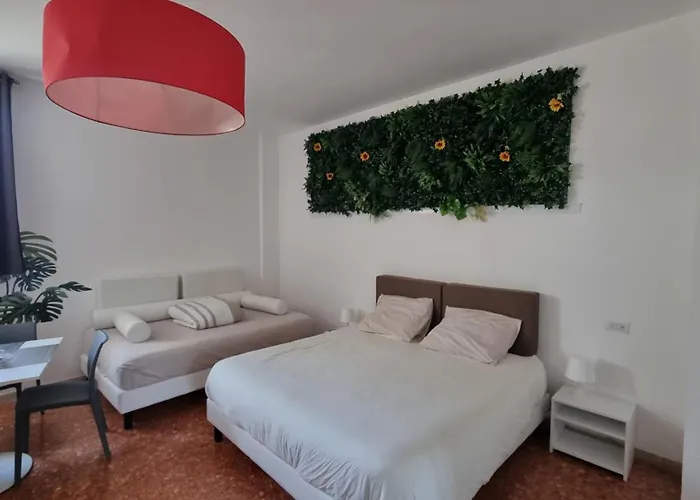 Bam Bam Tiburtina Guest house 4*